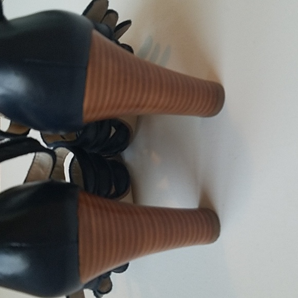 Colin Stuart Navy Strappy Navy Genuine Leatber Wood Block 4" Heel 6 - Picture 6 of 8